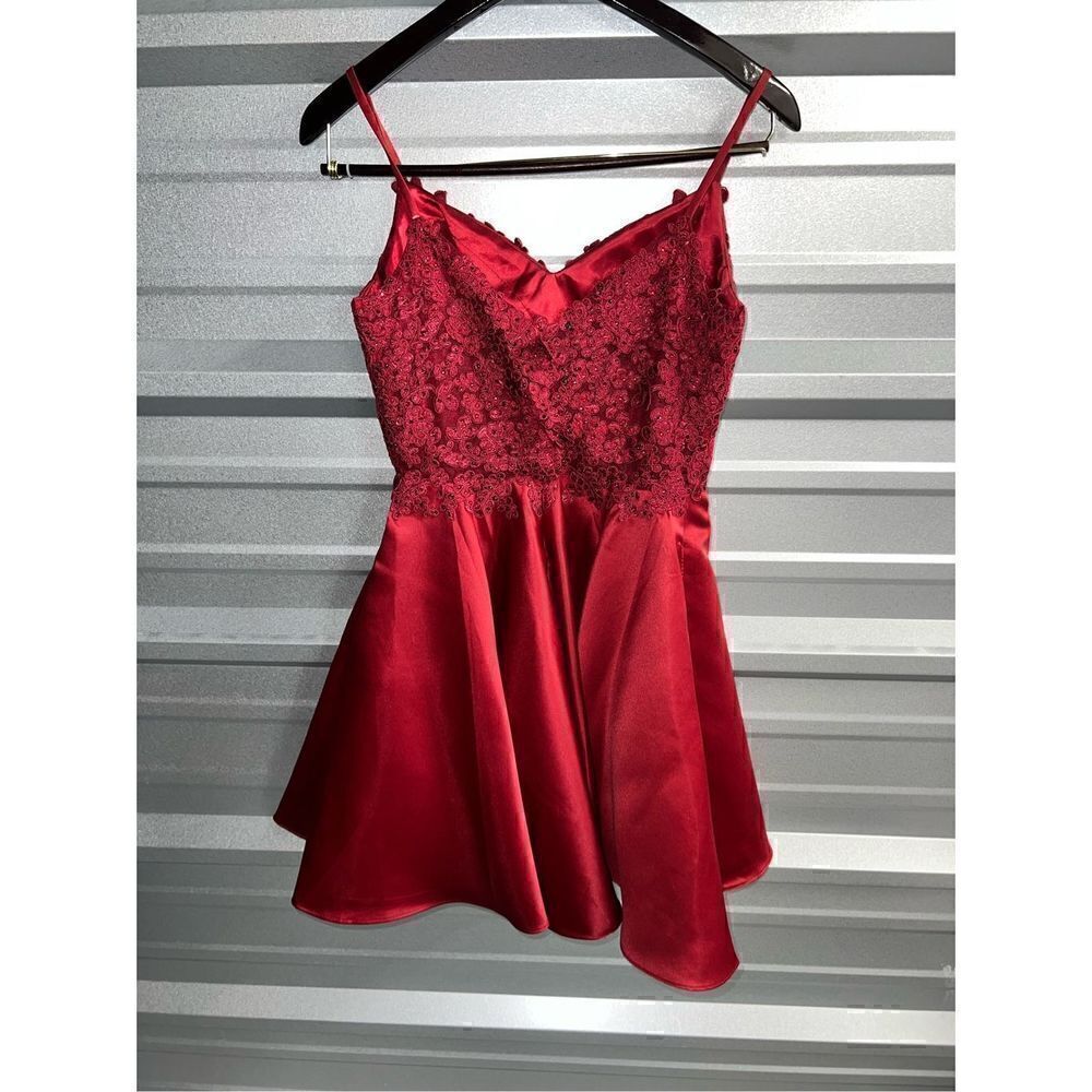 Red Dancing Queen USA Lace & Satin Pocketed Mini Formal Dress Size Small - Picture 6 of 10